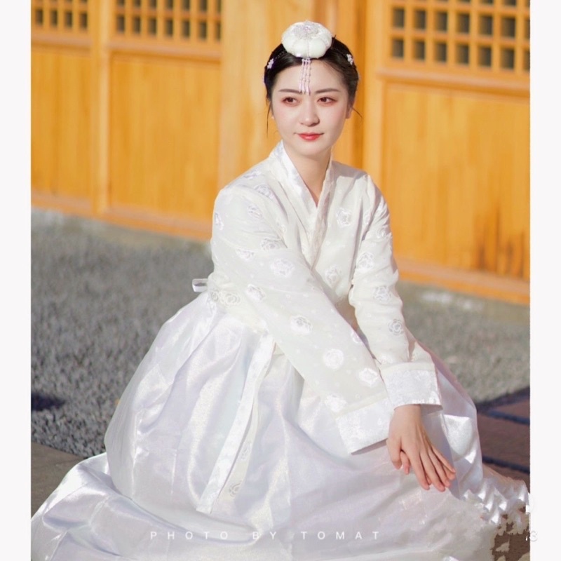 Hanbok nữ trắng cao cấp