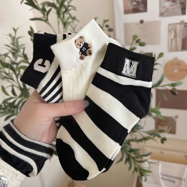 Set 5 Đôi Tất Họa Tiết Kẻ Sọc🍀FREESHIP🍀Vớ Thêu Họa Tiết Gấu Hoạt Hình Màu Trắng Đen Dễ Thương ..