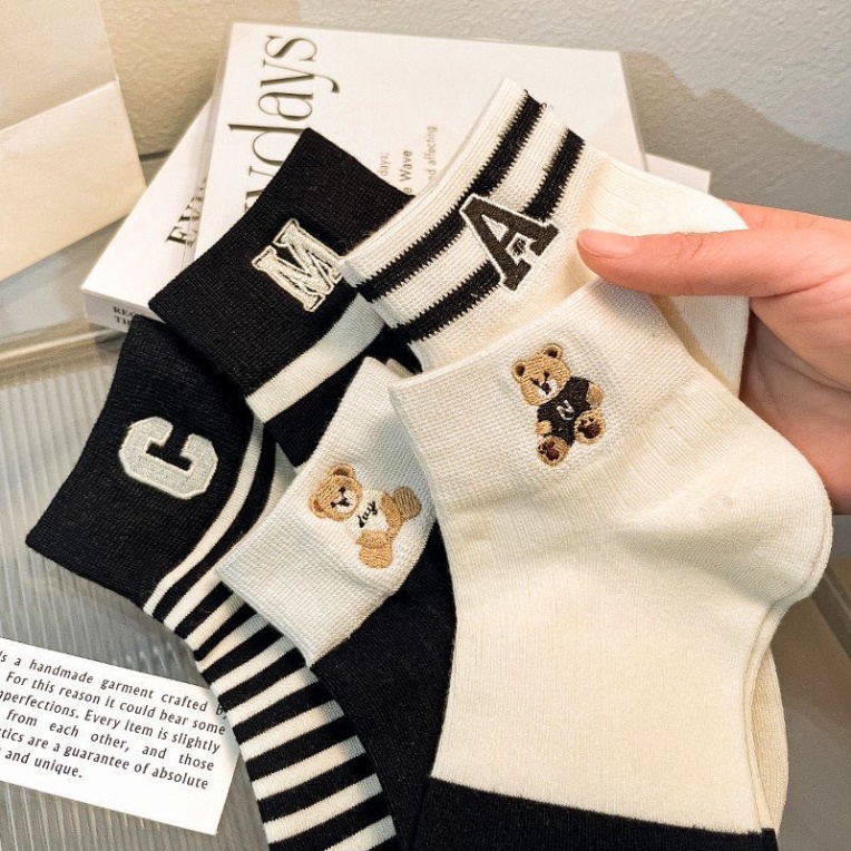 Set 5 Đôi Tất Họa Tiết Kẻ Sọc🍀FREESHIP🍀Vớ Thêu Họa Tiết Gấu Hoạt Hình Màu Trắng Đen Dễ Thương ..