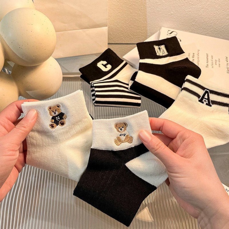 Set 5 Đôi Tất Họa Tiết Kẻ Sọc🍀FREESHIP🍀Vớ Thêu Họa Tiết Gấu Hoạt Hình Màu Trắng Đen Dễ Thương ..