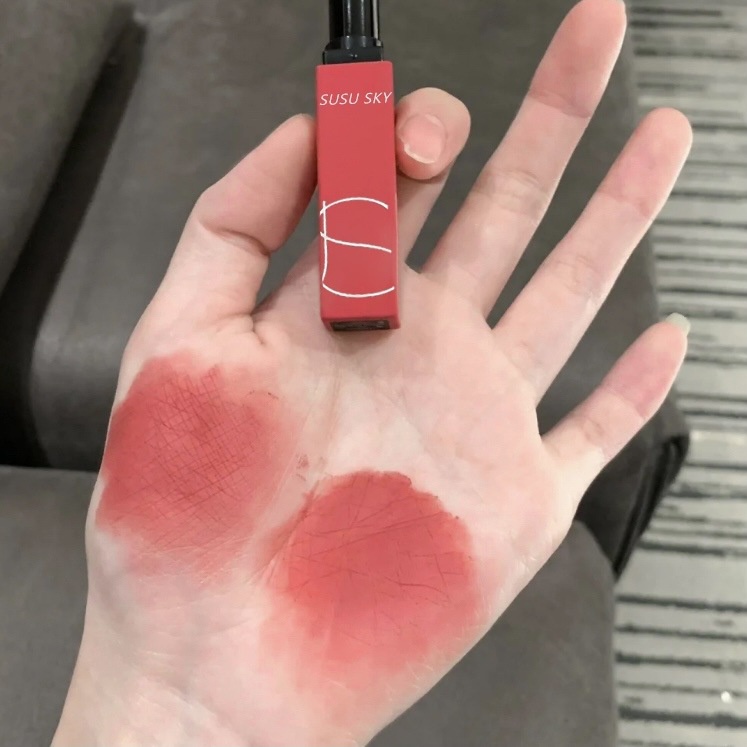 Son Môi  Nhung Lì Mịn Như Sương Lâu Trôi Dưỡng Ẩm Màu Đậu Trà Sữa Dạng Thỏi Hình