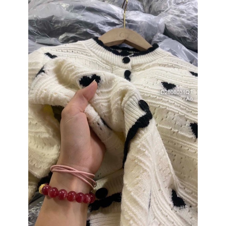 Áo len cardigan họa tiết trái tym gài nút tay dài