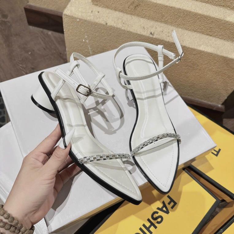 GIÀY SANDAL QUAI DÂY ĐÁ MẢNH GÓT TRÒN 3 PHÂN SIÊU XINH