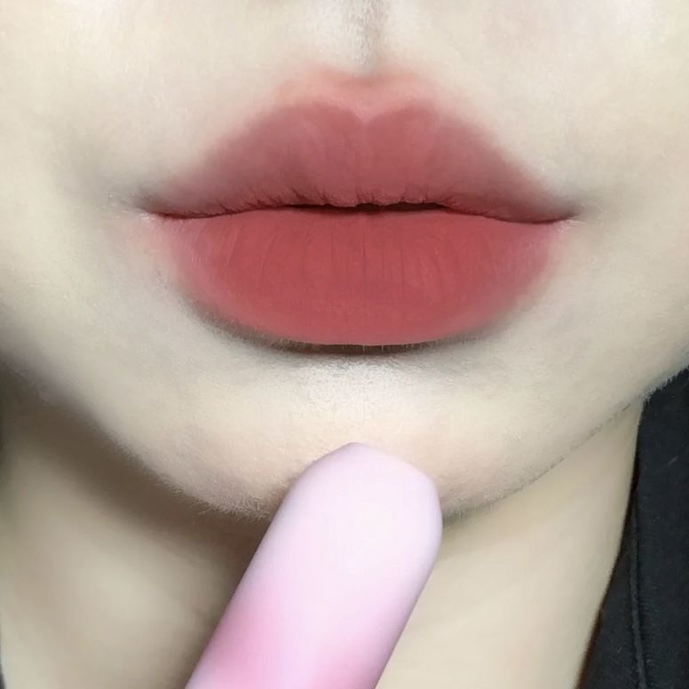 Son môi màu nhung lì Mengjieshangpin lâu trôi không phai màu