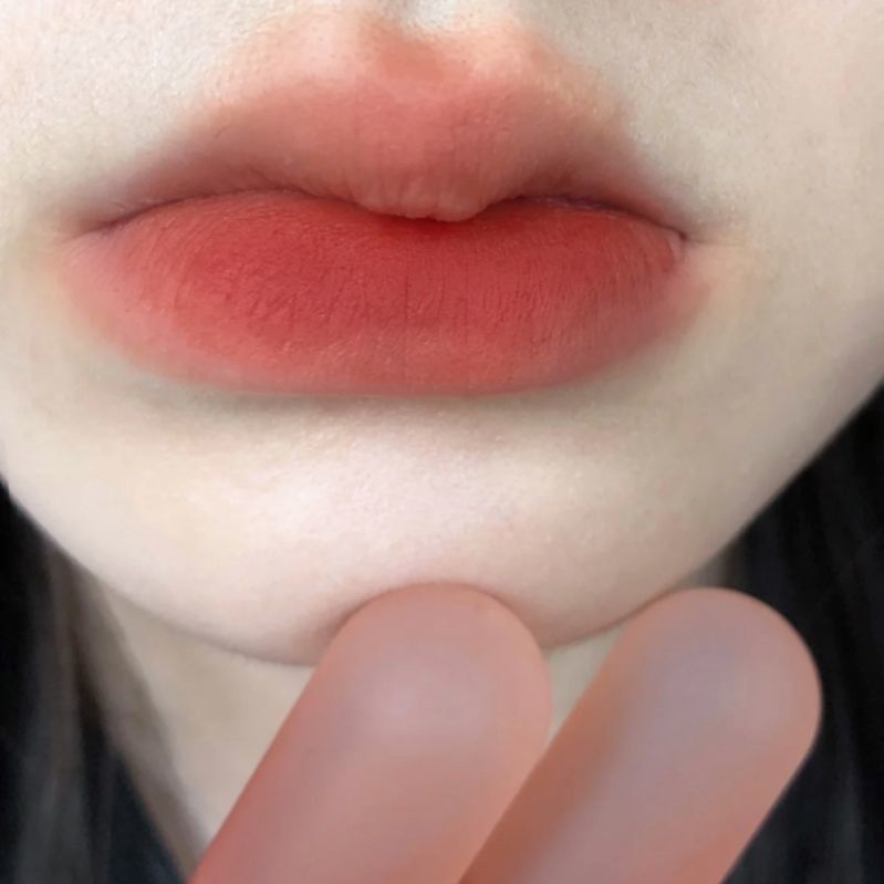 Son môi màu nhung lì Mengjieshangpin lâu trôi không phai màu