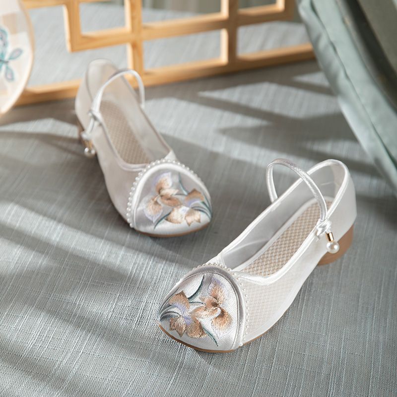 Giày Hán Phục Mũi Tròn Đế Bằng Phối Lưới Thêu Họa Tiết Thoáng Khí Phong Cách Trung Hoa