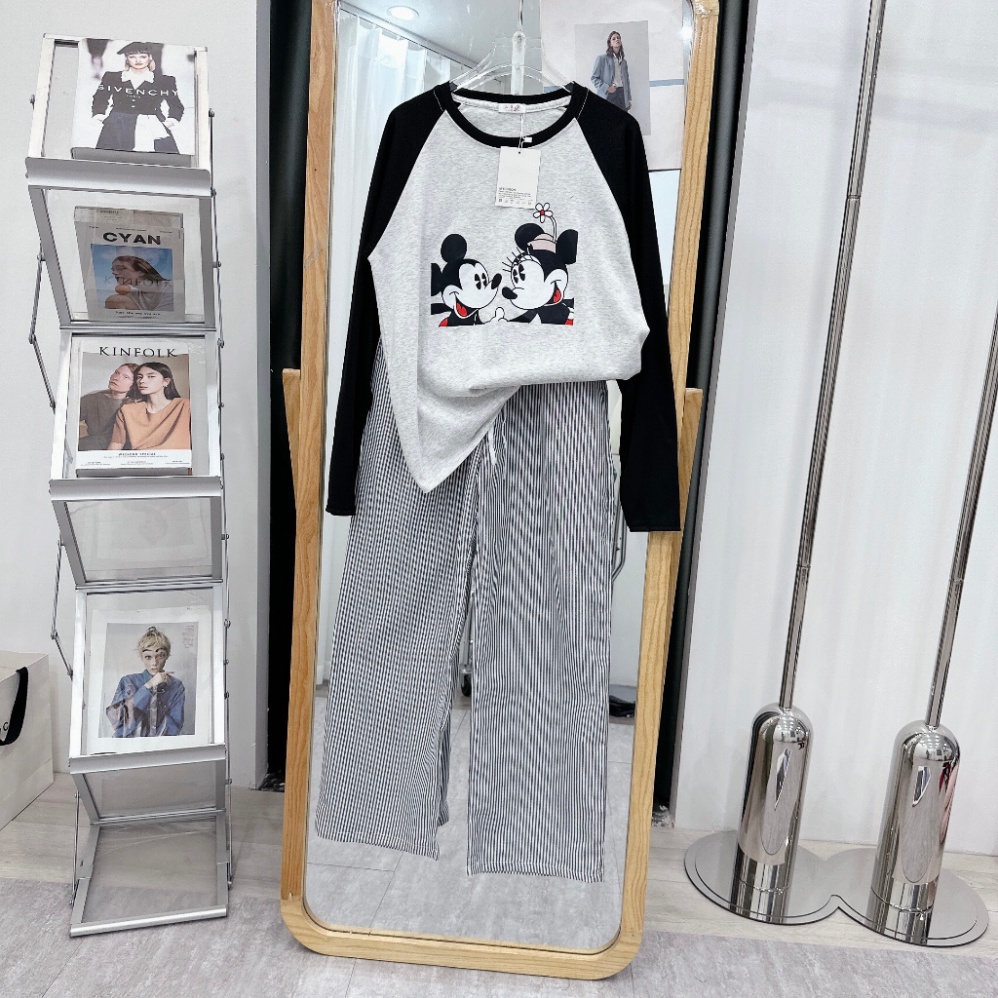 Set Áo Mickey Chất Cotton Tàu, Mix Quần Kẻ Thô Dáng Xuông Siêu Cá Tính