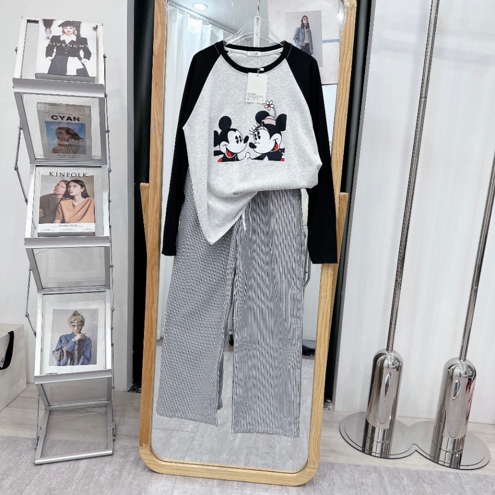 Set Áo Mickey Chất Cotton Tàu, Mix Quần Kẻ Thô Dáng Xuông Siêu Cá Tính