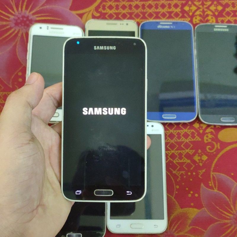 Điện thoại cũ Samsung nghe gọi to rõ, dùng làm máy phụ