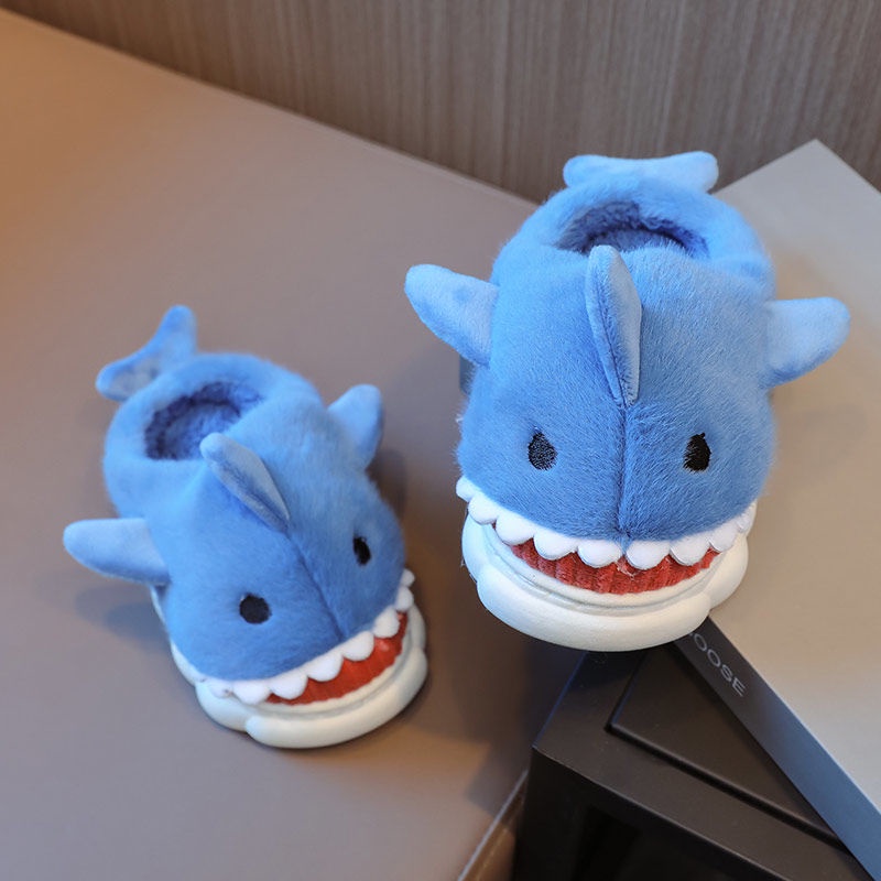 Dép Bông Đi Trong Nhà Hình Cá Mập Giữ Ấm Cho Bé Trai