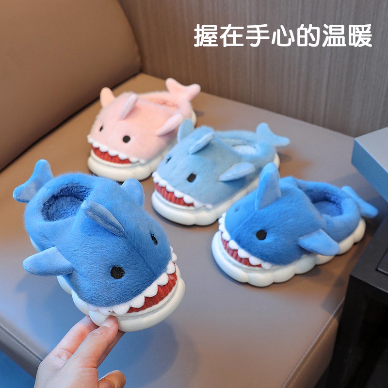 Dép Bông Đi Trong Nhà Hình Cá Mập Giữ Ấm Cho Bé Trai