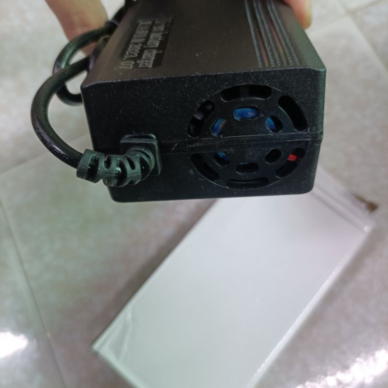 Sạc chân kẹp cá sấu 14.6V 10A pin sắt 4s, 12.6V 10A pin lion 3s