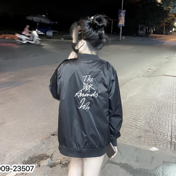 Áo Khoác bomber họa tiết tay khóa và cúc bấm hàng giá cao Siêu cấp