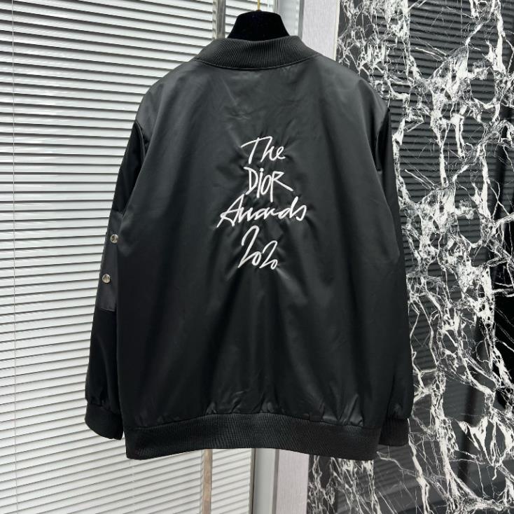 Áo Khoác bomber họa tiết tay khóa và cúc bấm hàng giá cao Siêu cấp