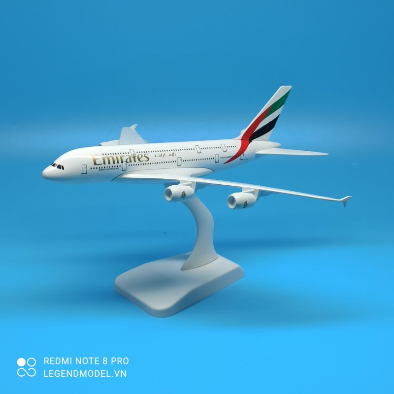 Mô hình máy bay Emirates Airlines