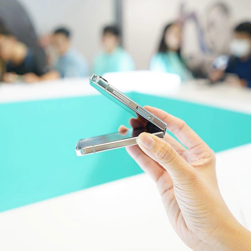 Điện Thoại Samsung Galaxy Z Flip 5 5G  - Hàng Chính Hãng Mới Nguyên Seal