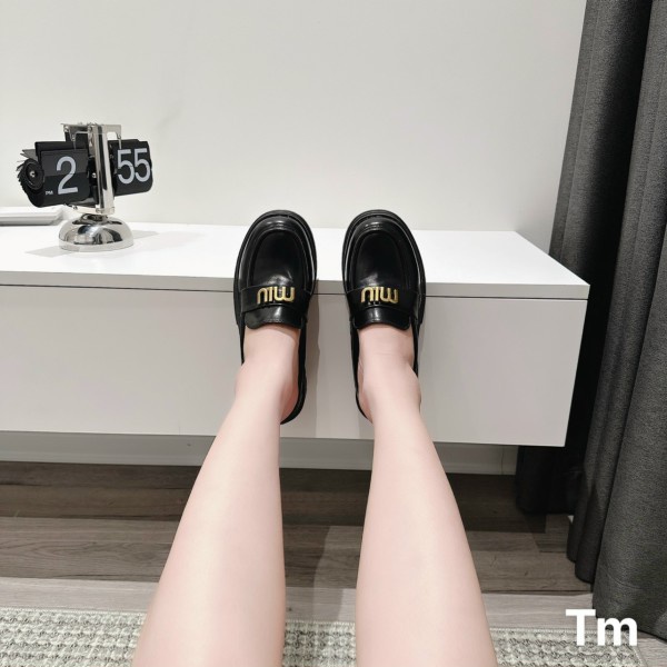 Sục da khoá miu mẫu mới da bóng và da lì Size 35-39 fullbox