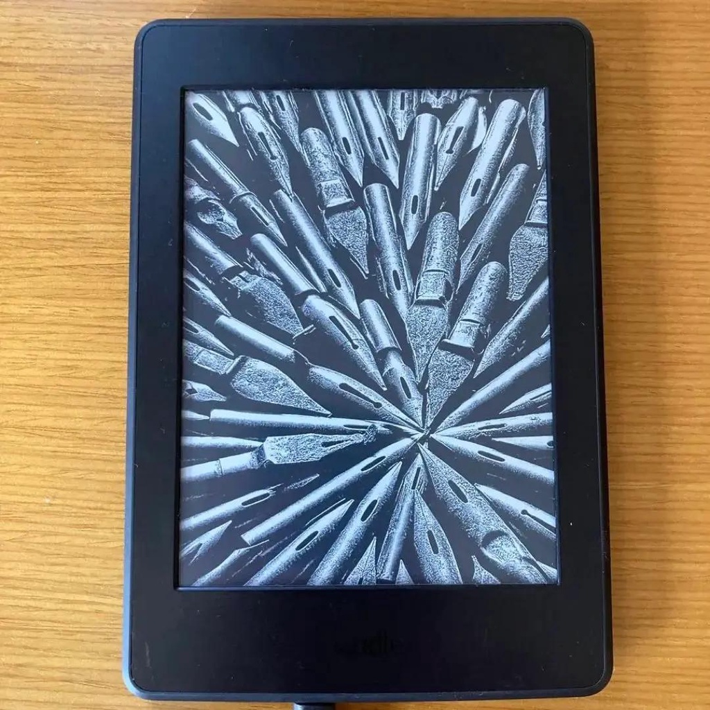 Máy Đọc Sách Kindle Paperwhite gen 3 7th 4g CODE 2725