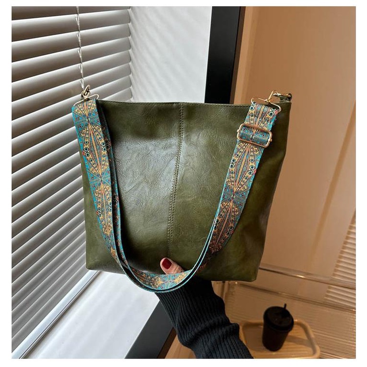 Túi Đeo Vai Sức Chứa Lớn Mẫu Mới 2023 Phong Cách Phương Tây Cổ Điển Thời Trang Mùa Hè 2023 Dành Cho Nữ