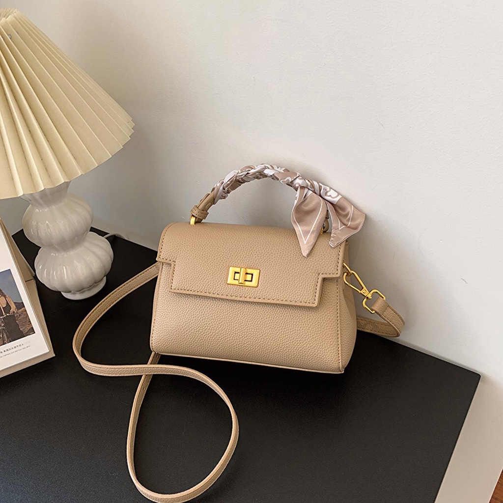 Túi Đeo Vai Phong Cách Mới Năm 2023 Dễ Phối Đồ Phong Cách Mới 2023