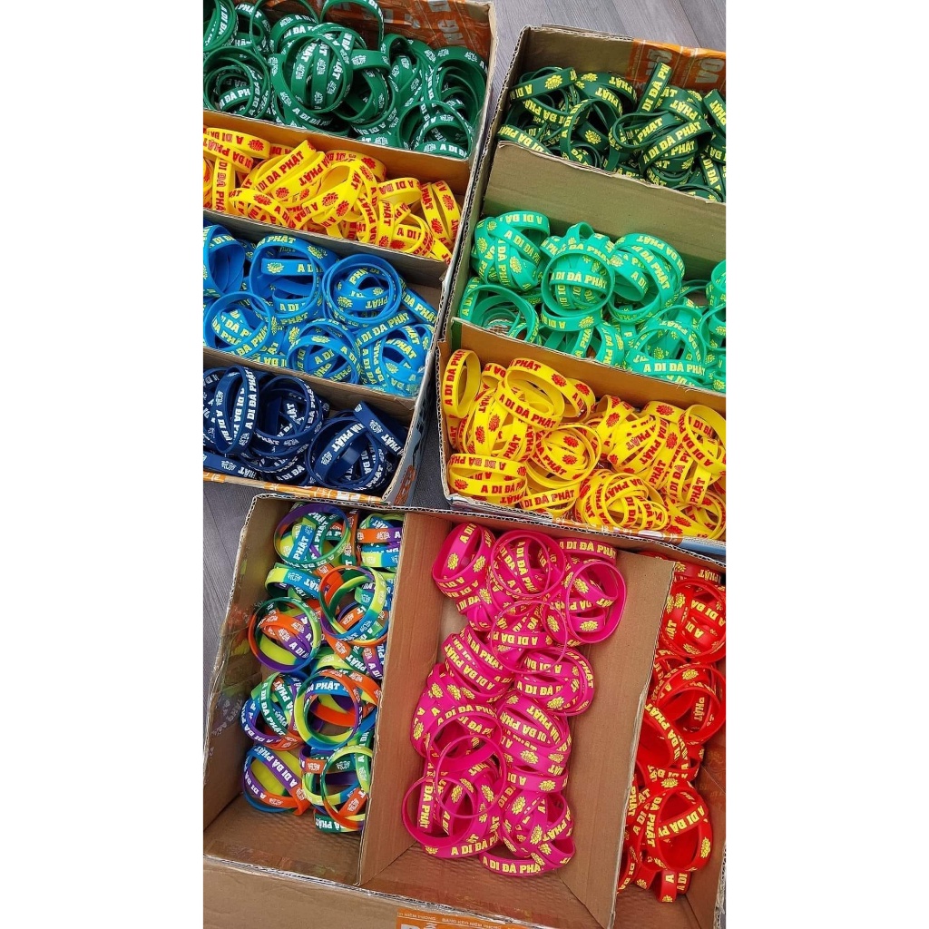 Vòng Tay A Di Đà Phật - Vòng Tay Cao Su In Chữ A Di Đà Phật màu ngẫu nhiên