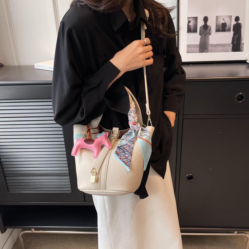 Túi Đeo Vai Phong Cách Phương Tây Thời Trang Cao Cấp Hàng Mới 2023 Dành Cho Bạn Nữ 2023