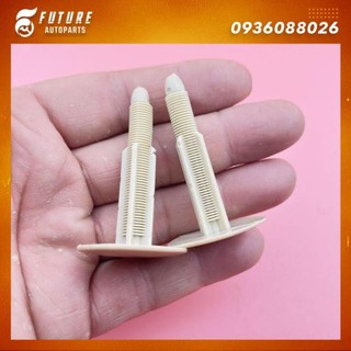 Chốt nhựa, nút nhựa trần Xe Ford Transit dài 5,1cm