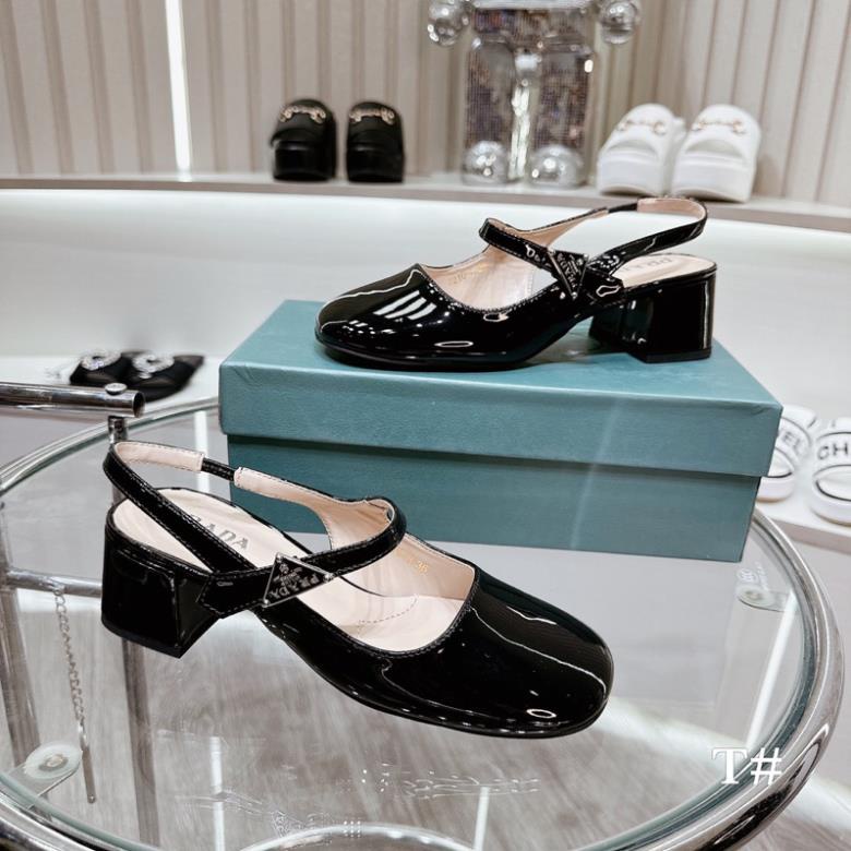 Sandal Prada Bóng Trắng Đen Full Size 35-39  -  By Anh Dinh Phuong