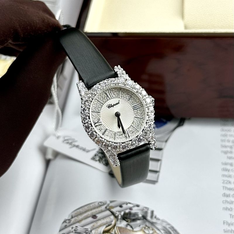 Đồng hồ nữ CHOPARD đính đá cực kì sang chảnh, Máy pin Japan BH 24 Tháng