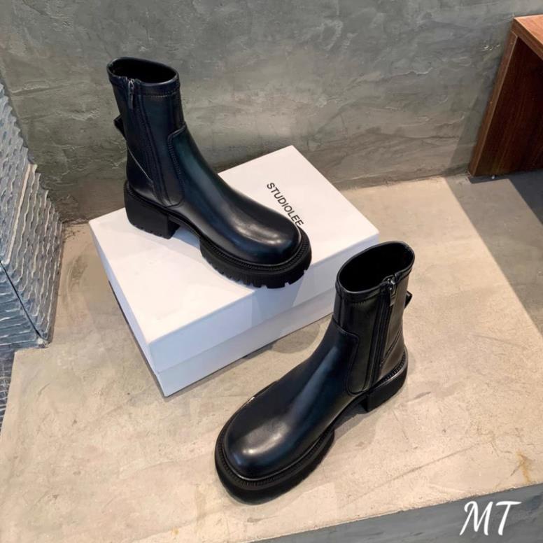 Boot Da Lửng Trắng Đen Full Size 35-39  -  By Anh Dinh Phuong