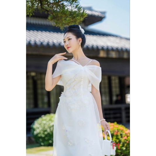 Áo dài tơ 4 tà oganza đính kết hoa nổi đẹp 2 màu nhẹ nhưng hàng thiết ké giá rẻ