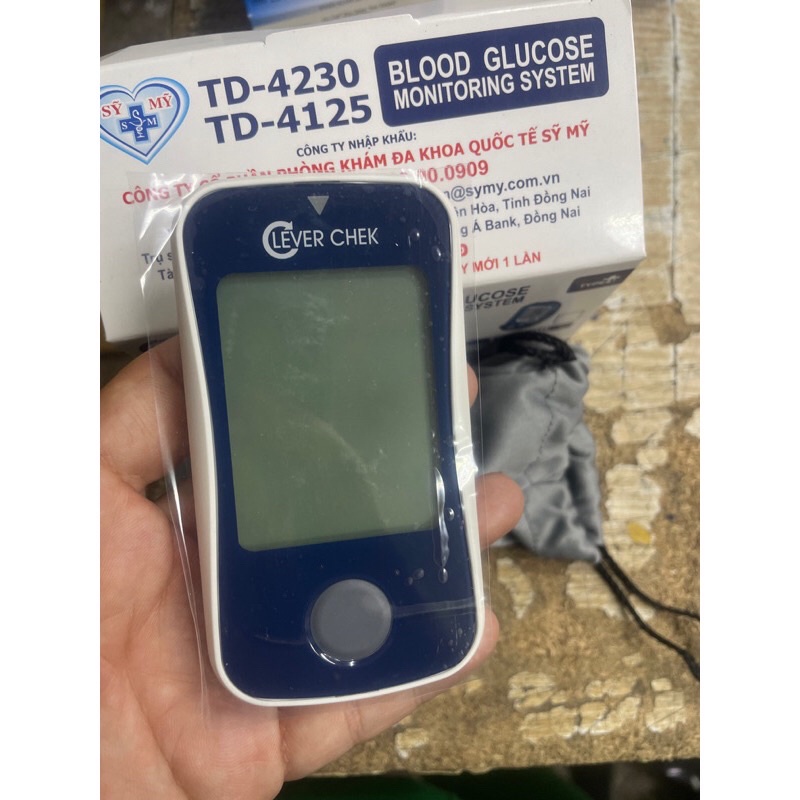 Máy thử đường huyết Clevechek TD-4125 kèm 25 que và 25 kim