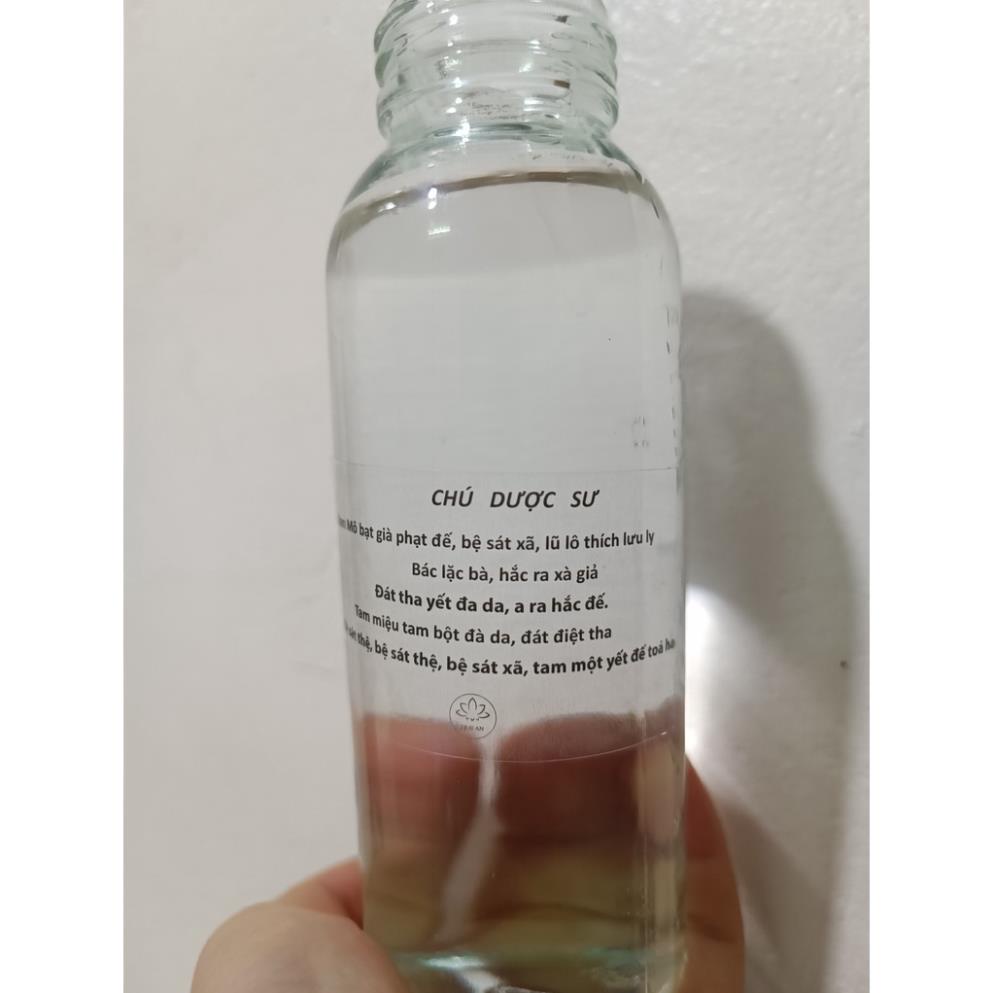 Ly nước uống và Miếng Dán Chú Đại Bi đã trì chú đem lại sự bình an và may mắn