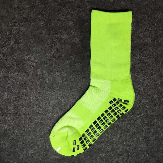 Tất chống trơn đá bóng, vớ chống trượt đá banh dùng cho thể thao, bóng đá, bóng chuyền, tập yoga, tập gym nhiều màu. .