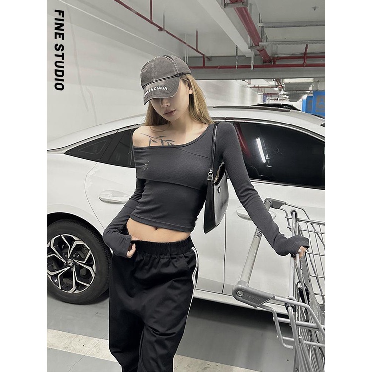 Fine studio hot girl Áo Thun Tay Dài Màu Trắng Trơn Dáng Ngắn Ôm Sát Hở Vai Thời Trang Xuân Thu Thiết Kế niche Cho Nữ