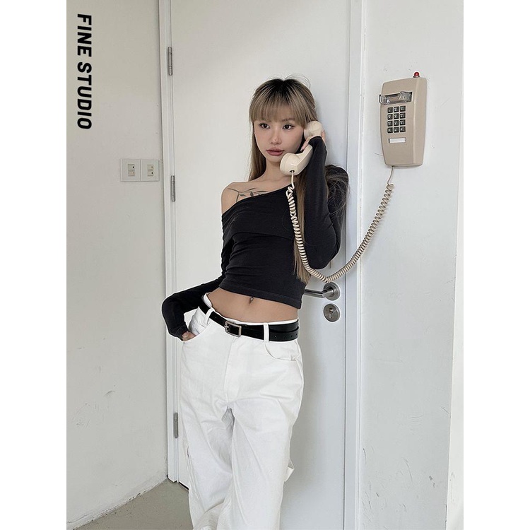 Fine studio hot girl Áo Thun Tay Dài Màu Trắng Trơn Dáng Ngắn Ôm Sát Hở Vai Thời Trang Xuân Thu Thiết Kế niche Cho Nữ