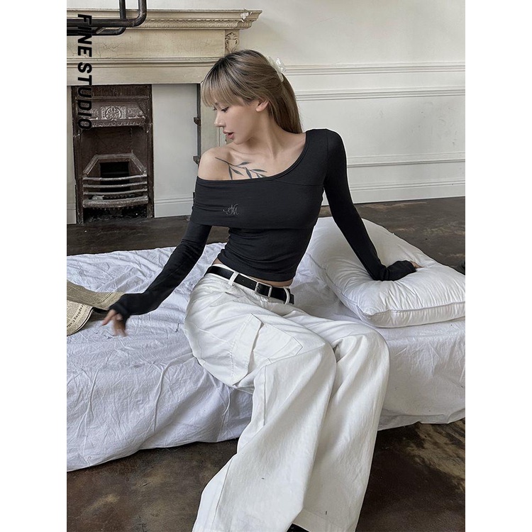 Fine studio hot girl Áo Thun Tay Dài Màu Trắng Trơn Dáng Ngắn Ôm Sát Hở Vai Thời Trang Xuân Thu Thiết Kế niche Cho Nữ