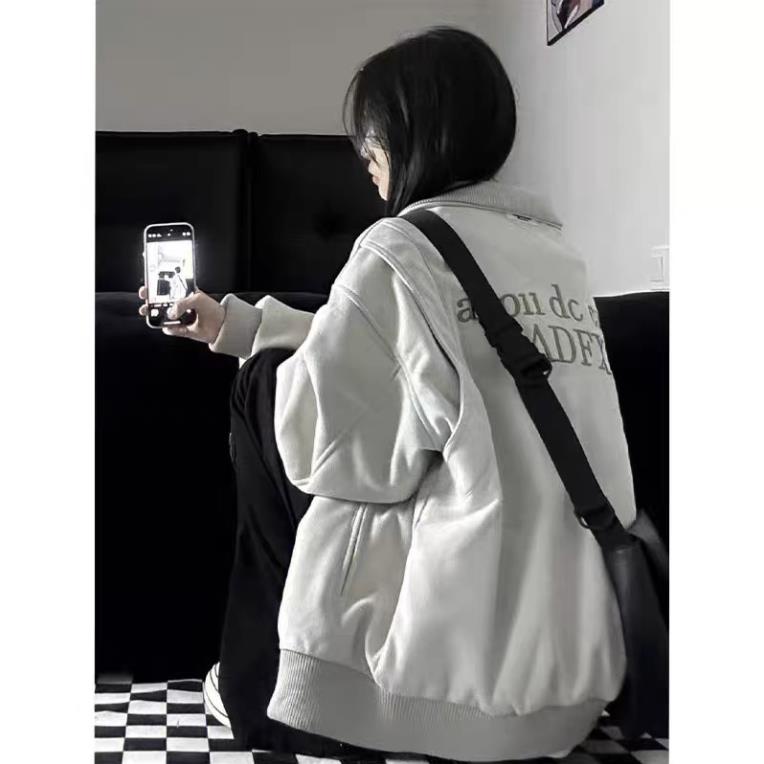 Áo khoác bóng chày nam nữ cổ đứng chất da lộn lót gió hoạ tiết thêu mùa thu áo khoác adex 2023