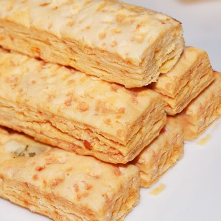 Lòng đỏ trứng muối giòn 380g bánh quy thông nón mille-feuille nguyên hộp vịt bữa sáng thay thế ăn