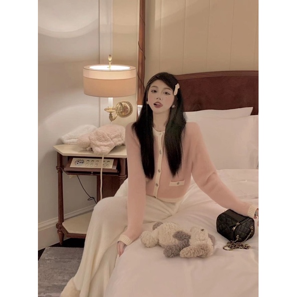 ✿мᴇι✿ Áo len lông thỏ viền trắng túi giả black/pink WINTER23020