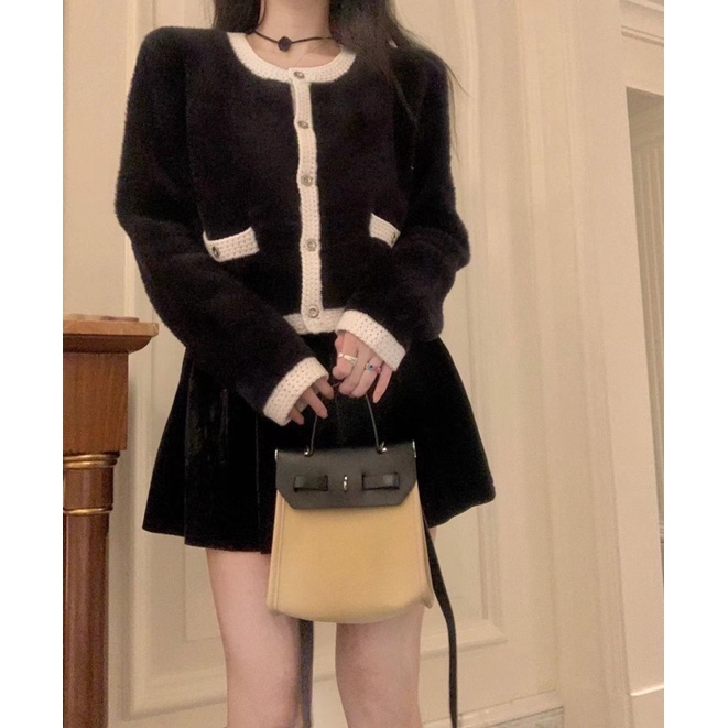 ✿мᴇι✿ Áo len lông thỏ viền trắng túi giả black/pink WINTER23020