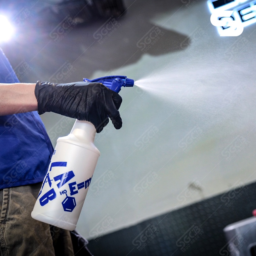 Bình Phun Dung Dịch Vệ Sinh Xe Ô Tô và Mô Tô SGCB Màu Xanh 800ML SGGD372