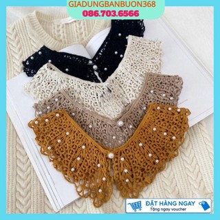 Cổ áo phối ren có thể tháo rời, cổ áo sơ mi giả có cúc :