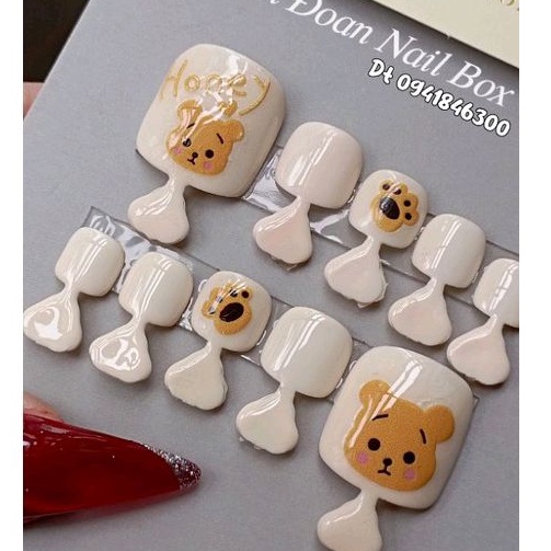 Nail box thiết kế tay chân trang trí gấu cam dễ thương - móng giả
