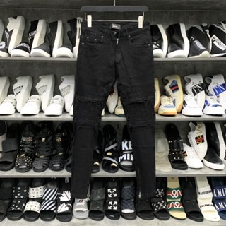 Quần bò nam Amiri slimfit đen, gối rách xước, vá vải nhăn phối khoá zip ống chân phong cách streetwear J01 C