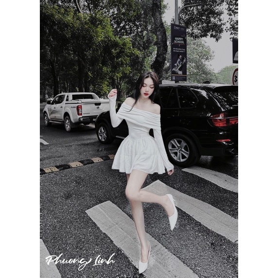 Váy trễ vai tay dài bồng xoè