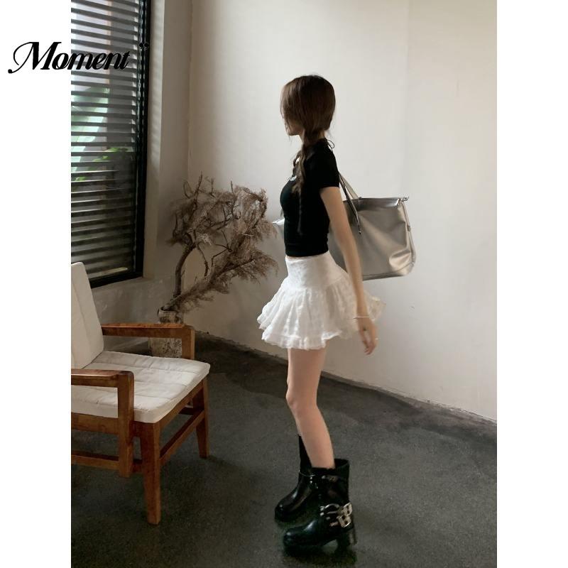 Áo Thun Đen Cổ Lọ Họa Tiết Cô Gái Đáng Yêu Ngọt Ngào