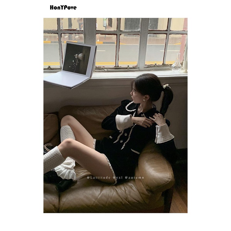 Honypove Set Áo Khoác blazer + Quần Short Nhung Màu Đen Tương Phản Phong Cách Pháp