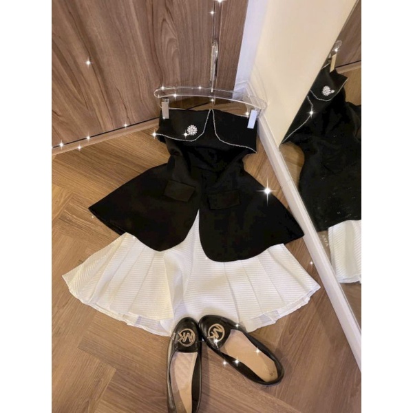 SET ÁO ĐEN PHỐI REN HOA TRỄ VAI + CHÂN VÁY