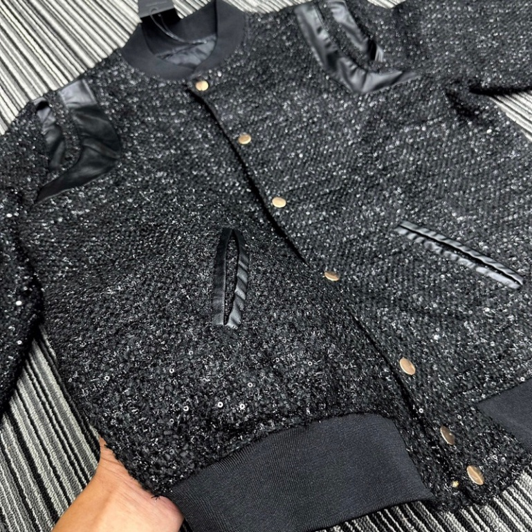 Áo khoác teddy bomber nam nữ vải dạ đính kim tuyến thêu sọc da đen hai vai bo ống 2 lớp dày dặn cao cấp hàng siêu đẹp.